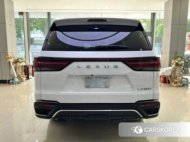 Lexus LX 2024 Белый из Китая
