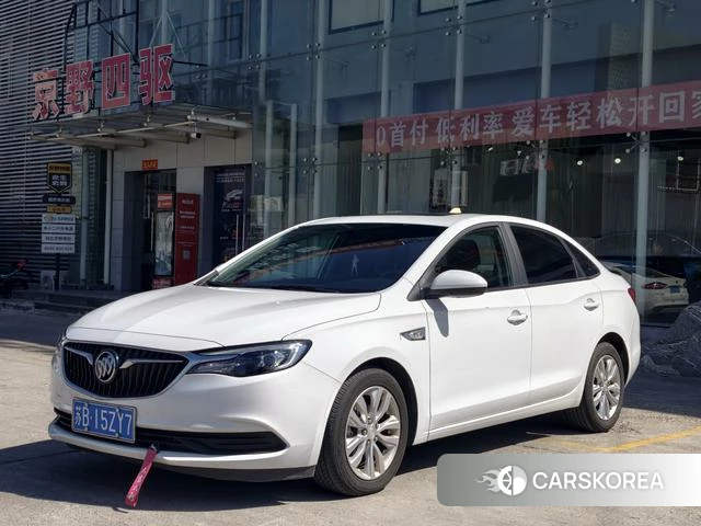Buick Yinglang 2022 Белый из Китая