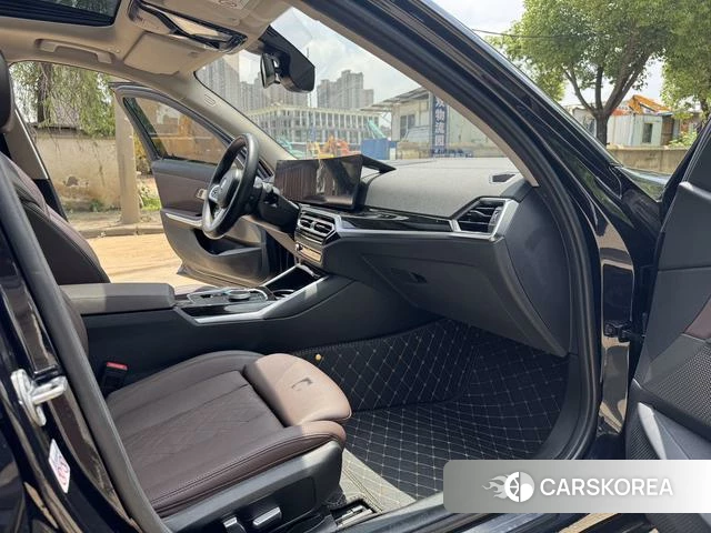 BMW i3 2023 Черный из Китая