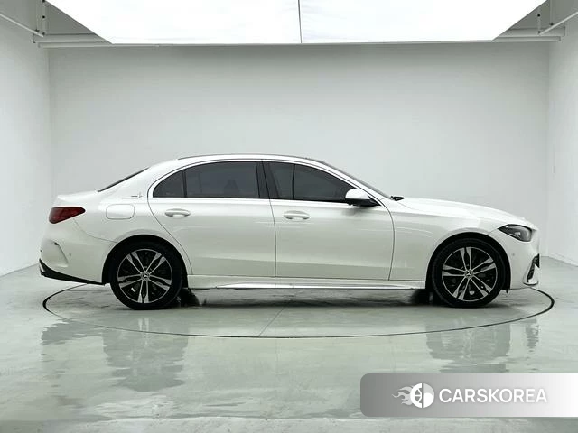 Mercedes-Benz C-class PHEV 2023 Белый из Китая