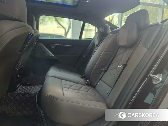 BMW 5 series 2024 Черный из Китая