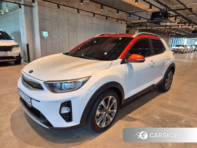 Kia Stonic 2018 Белый из Кореи