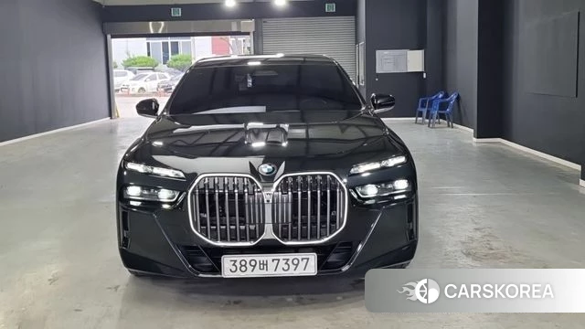 BMW 7 Series (G70) 2024 Черный из Кореи