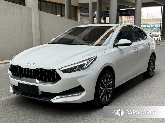 Kia K3 2023 Белый из Китая
