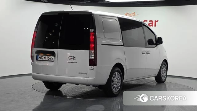 Hyundai Staria 2021 Белый из Кореи