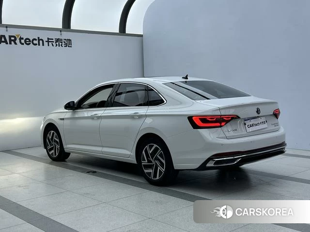 Volkswagen Sagitar 2023 Белый из Китая