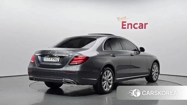 Mercedes-Benz E-Class W213 2020 Серый из Кореи
