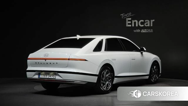 Hyundai Grandeur (GN7) 2024 Белый из Кореи