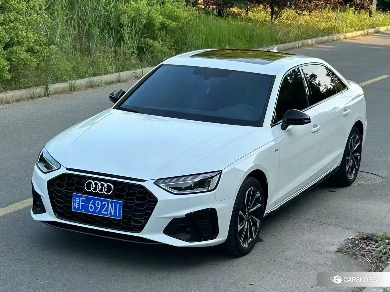 Audi A4L 2023 Белый из Китая