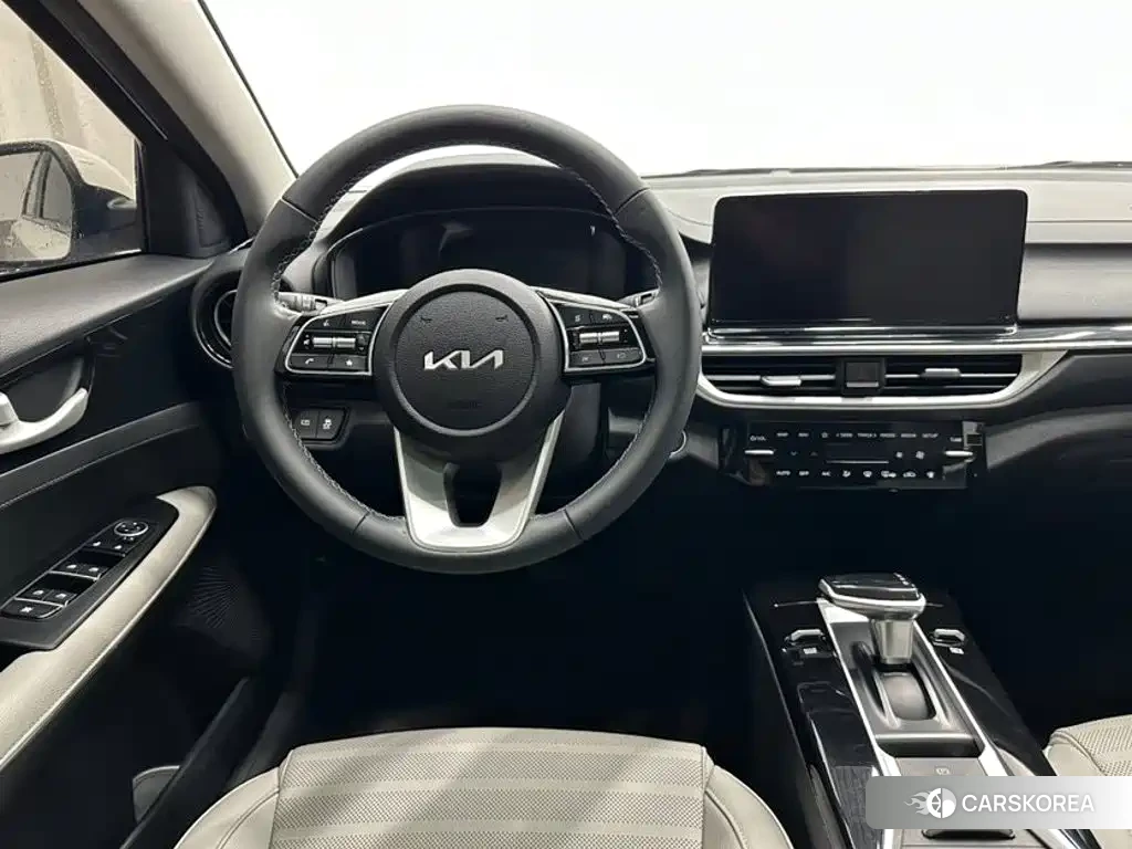 Kia K3 2023 Белый из Китая