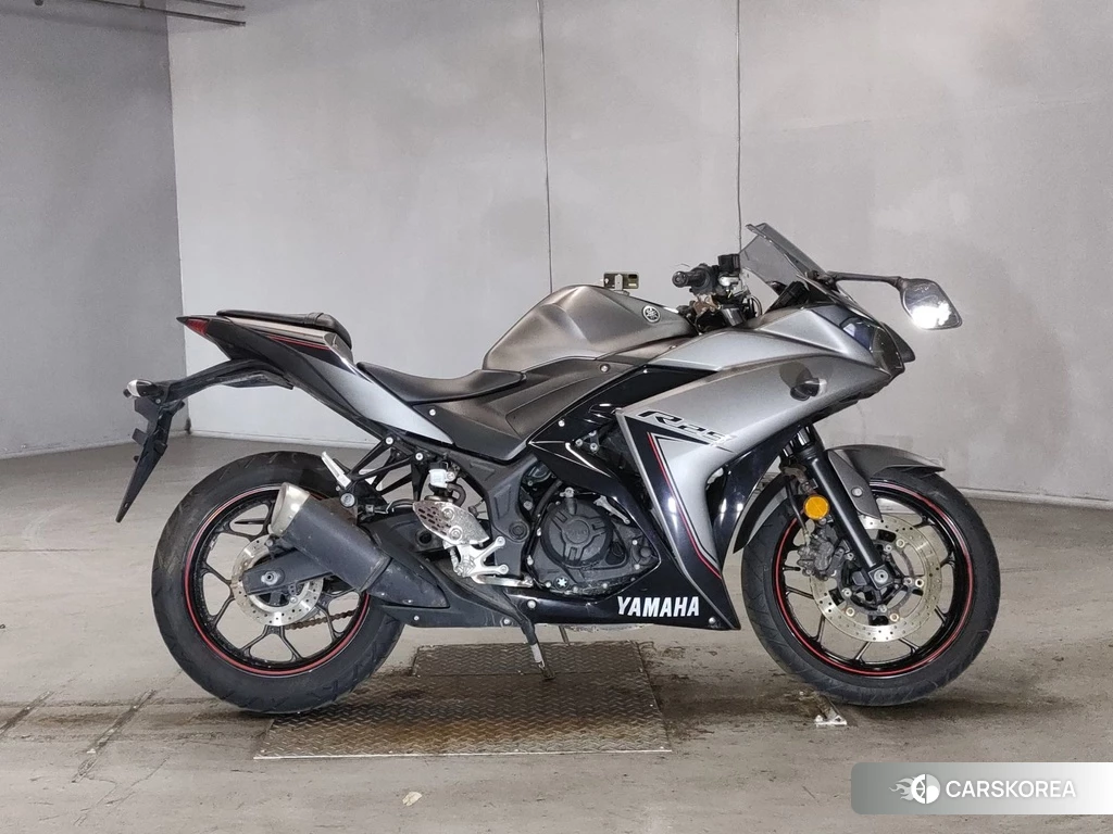 Проданный Yamaha YZF-R25 2016 из Японии
