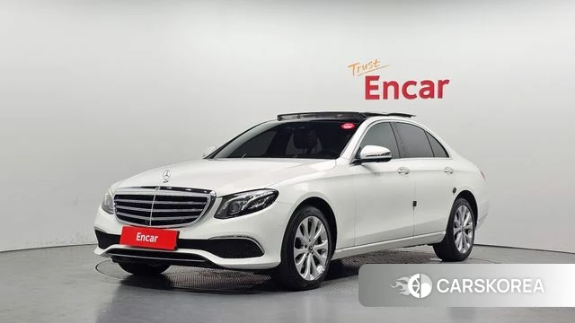Mercedes-Benz E-Class W213 2019 Белый из Кореи