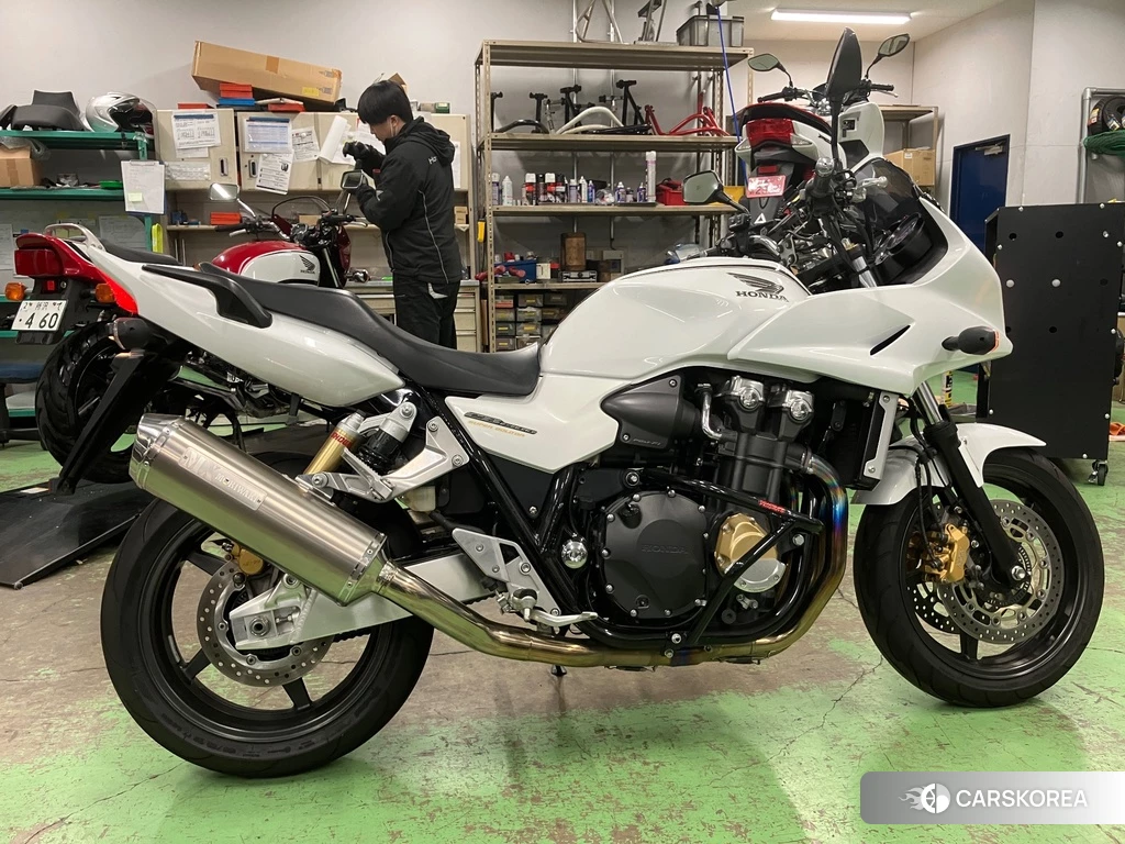 Проданный Honda CB1300SF BOLDOR ABS 2011 из Японии
