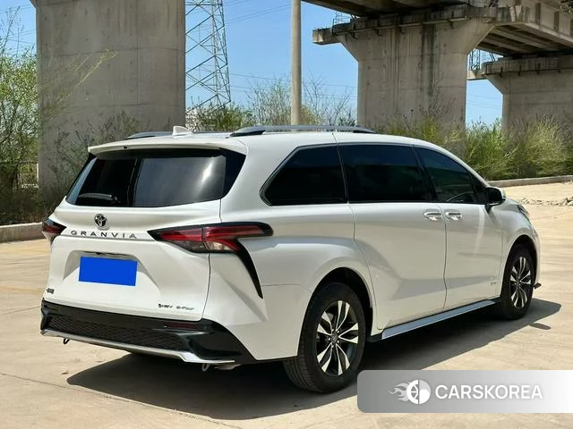 Toyota Grevia 2025 Белый из Китая