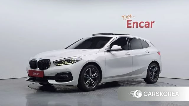 BMW 1 Series (F40) 2022 Белый из Кореи