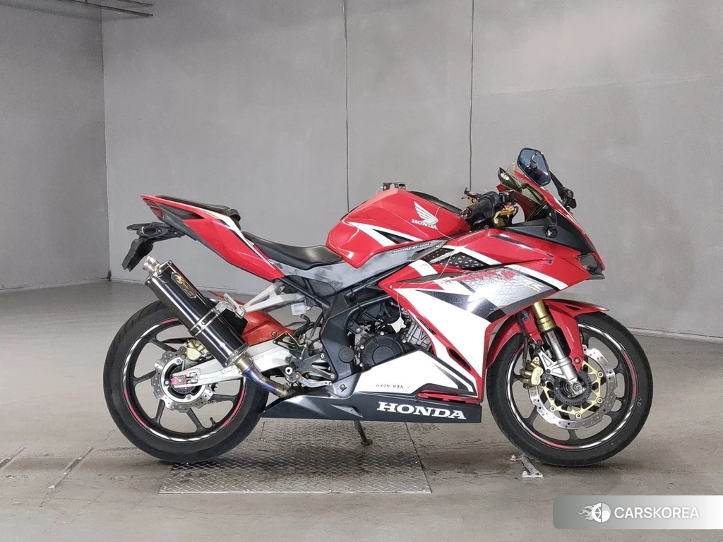 Проданный Honda CBR250RR 2017 из Японии
