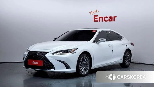 Lexus ES300h 7th generation 2022 Белый из Кореи