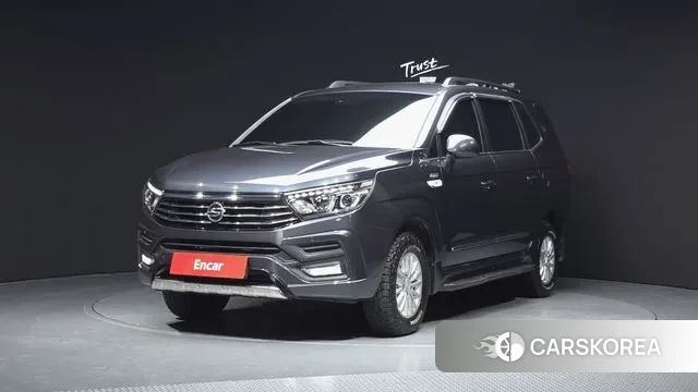 Ssangyong Korando Turismo 2018 Серый из Кореи