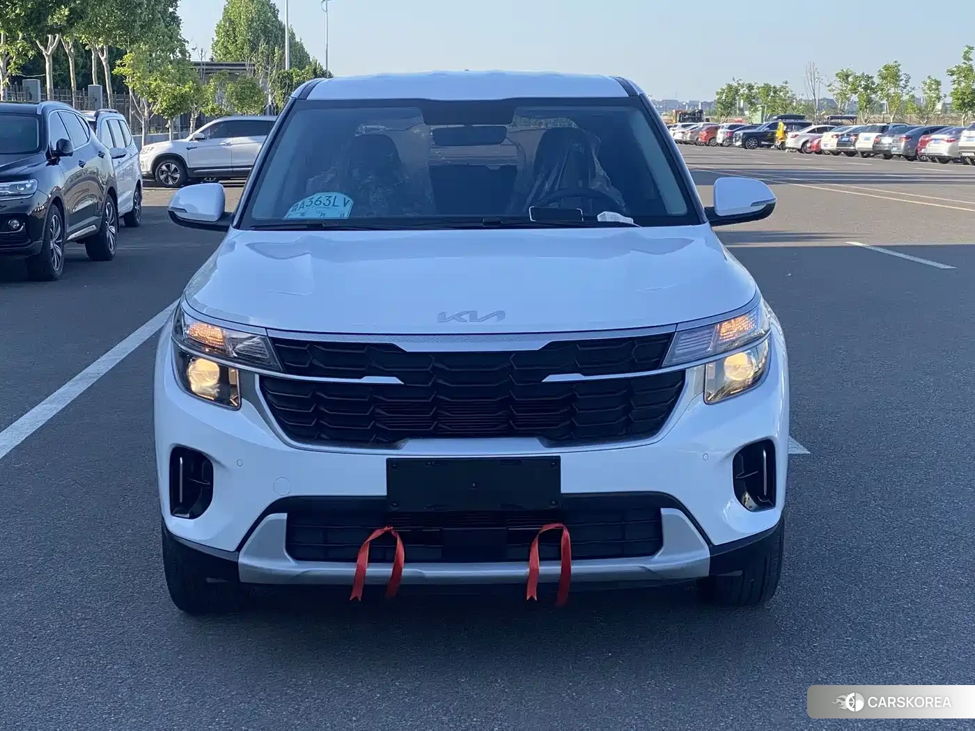 Kia Seltos 2023 Белый из Китая