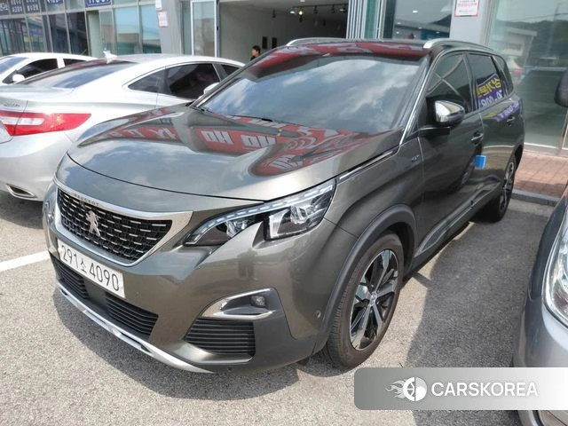 Peugeot 5008 second generation 2019 Серый из Кореи
