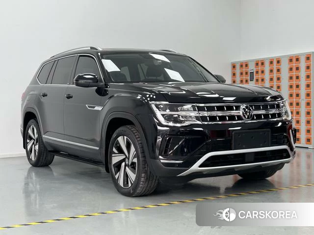 Volkswagen Tourang 2022 Черный из Китая