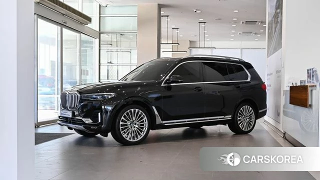BMW X7 (G07) 2020 Черный из Кореи