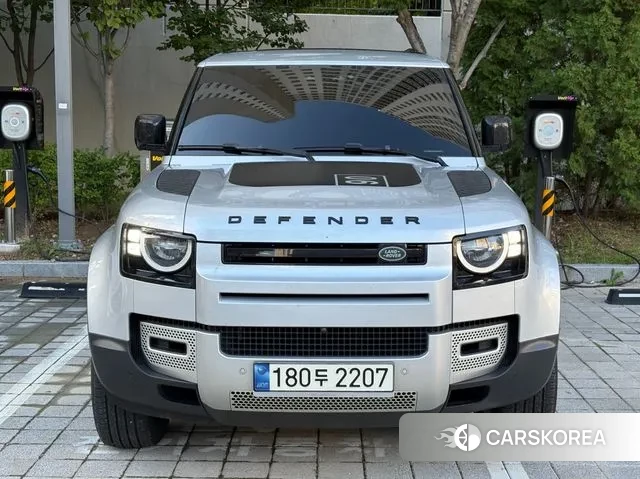 Land Rover Defender (L663) 2021 Серебряный из Кореи