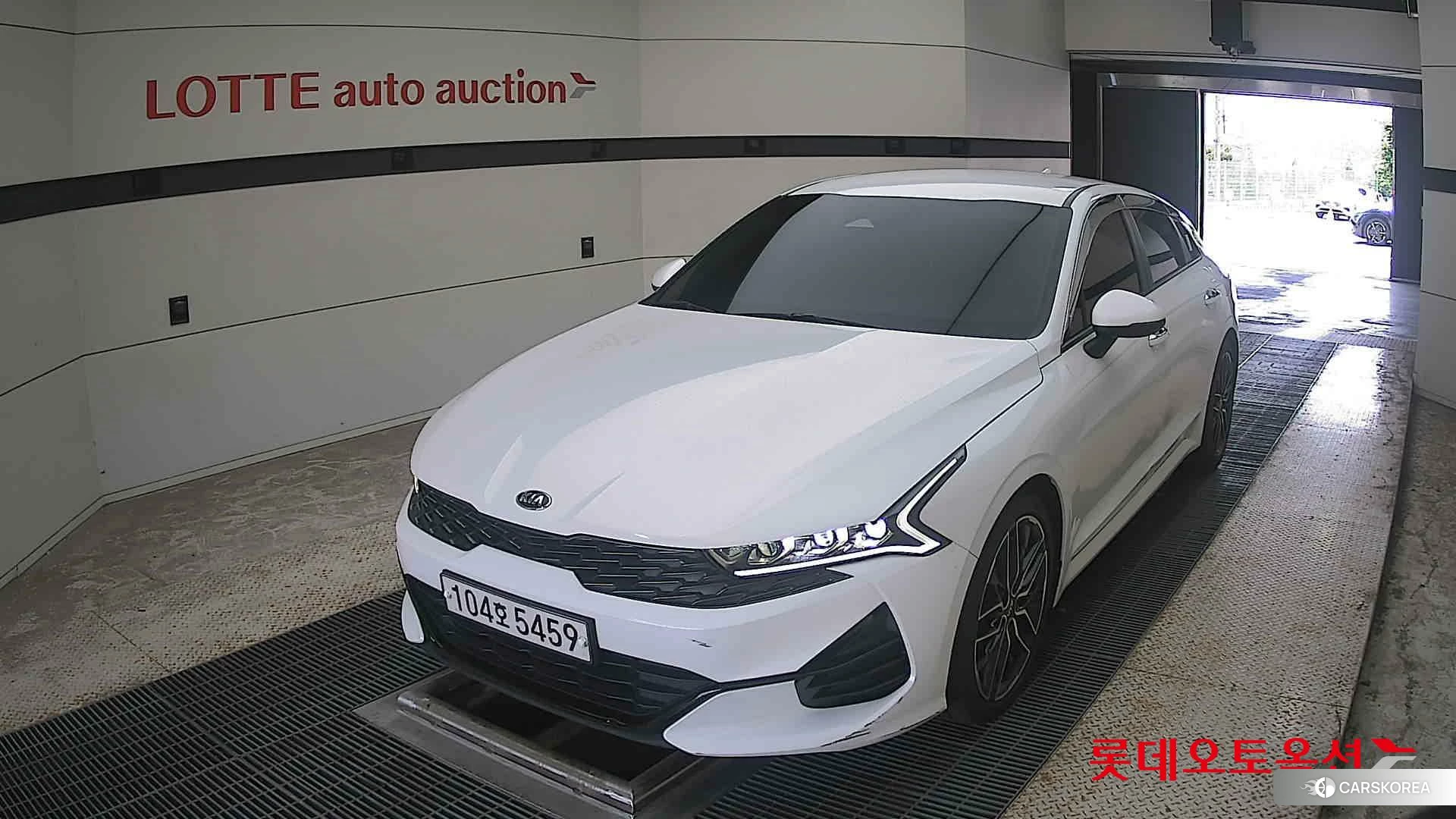 Kia K5 2020 Snow White Pearl (optional) из Кореи