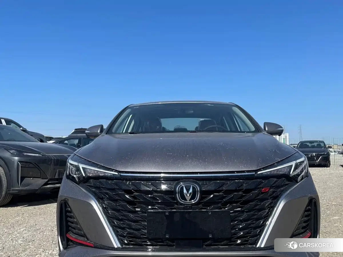 Chang'an Yidong 2026 Silver/gray из Китая