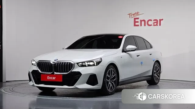 BMW 5 Series (G60) 2025 Белый из Кореи