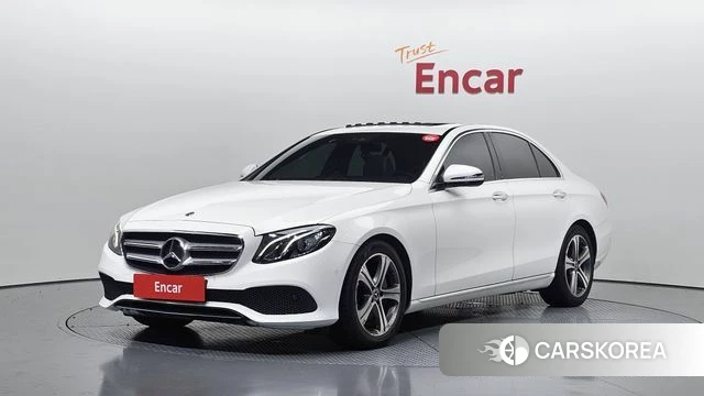 Mercedes-Benz E-Class W213 2018 Белый из Кореи