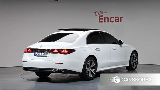 Mercedes-Benz E-Class W214 2024 Белый из Кореи