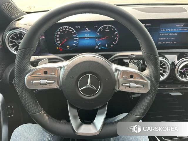 Mercedes-Benz Class A 2022 Белый из Китая