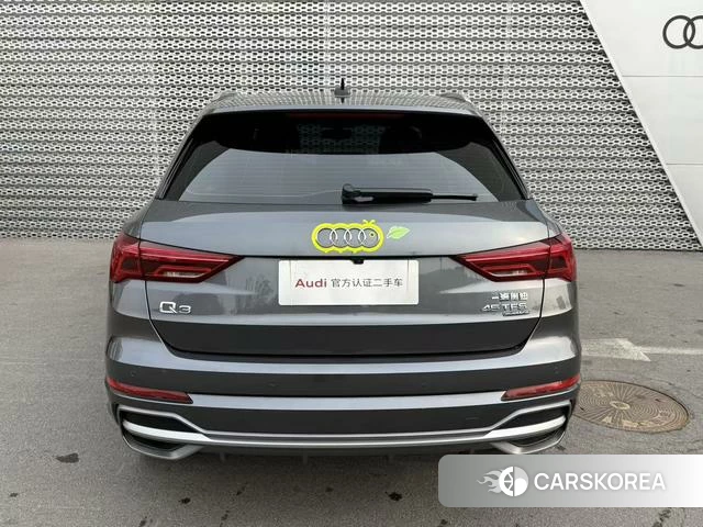 Audi Q3 2022 Серебристо-серый из Китая