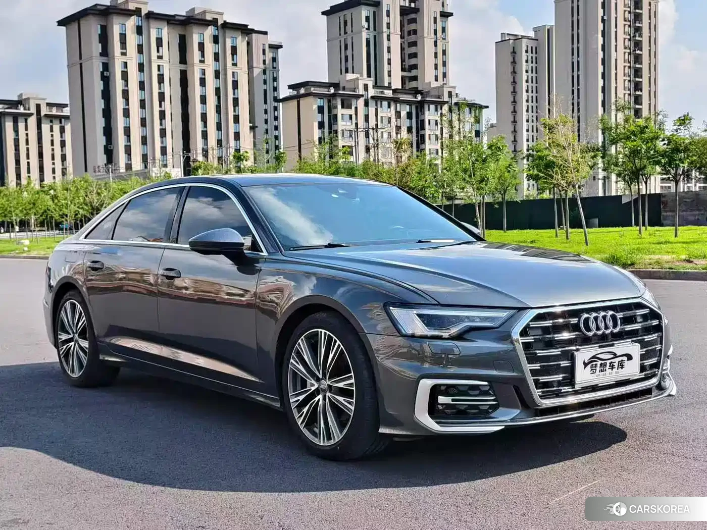 Audi A6L 2021 Silver/gray из Китая, фото 2