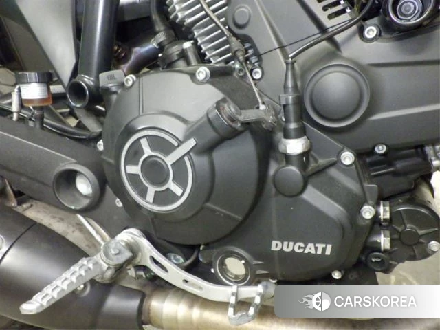 Engine photo
