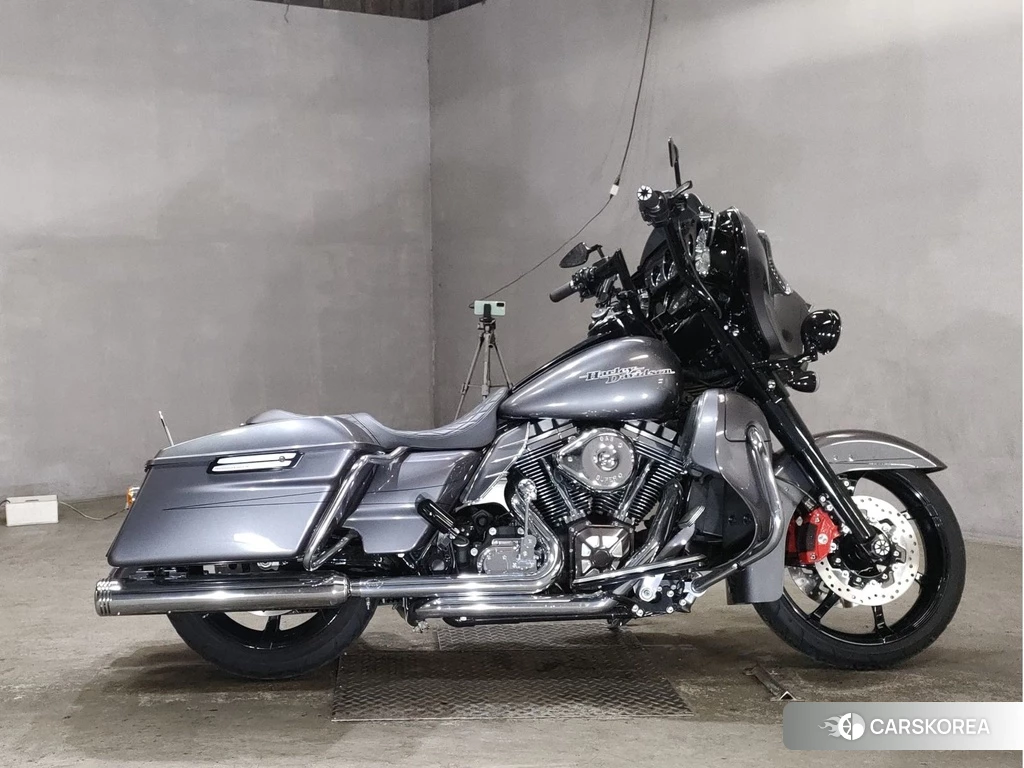 Проданный Harley-Davidson Street Glide FLHXS1690 2015 из Японии