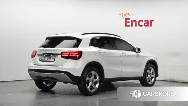 Mercedes-Benz GLA-Class X156 2019 Белый из Кореи
