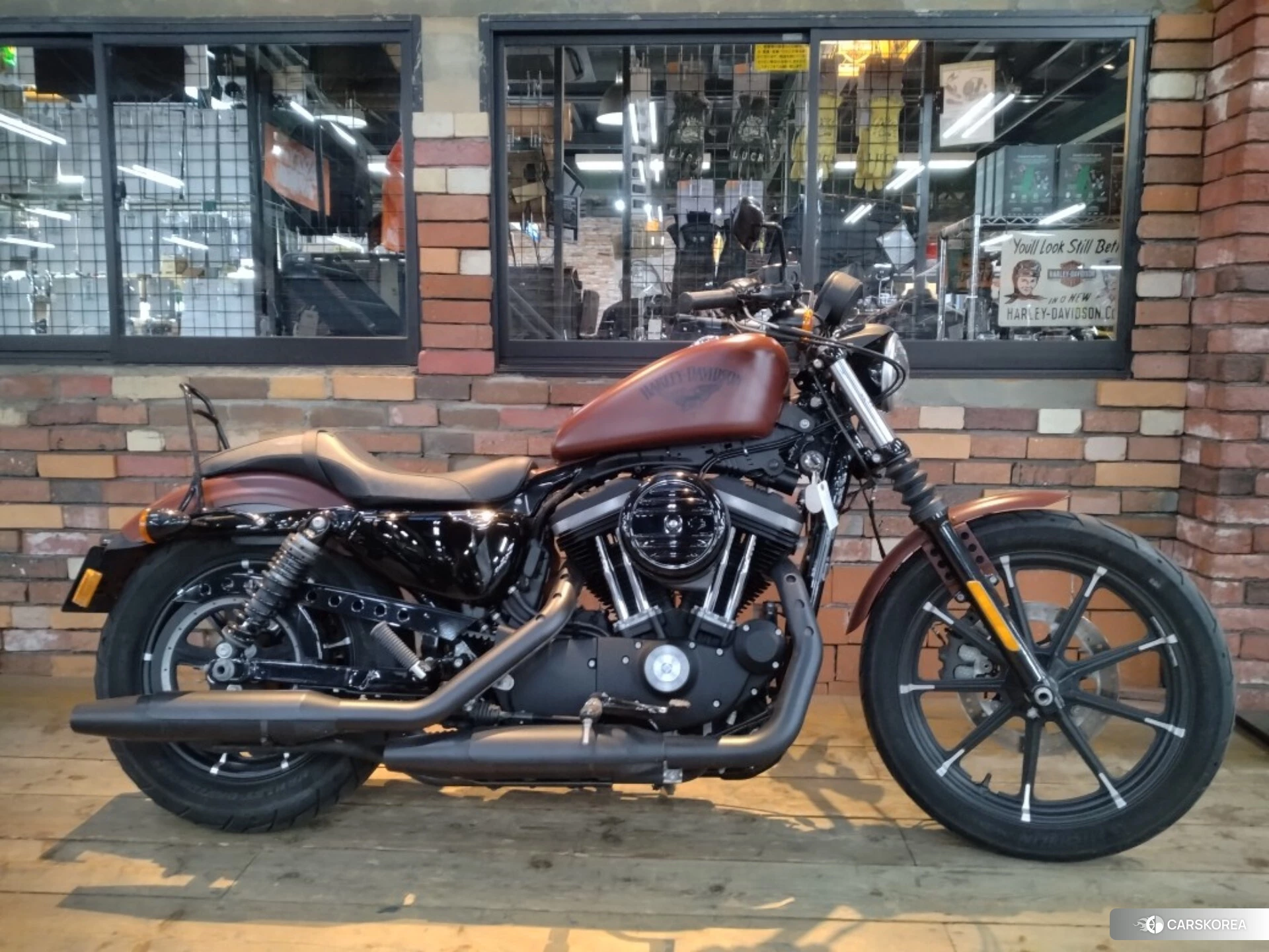 Harley-Davidson Sportster XL883N 2017 из Японии