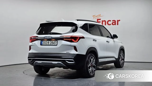 Kia Seltos 2021 Белый из Кореи