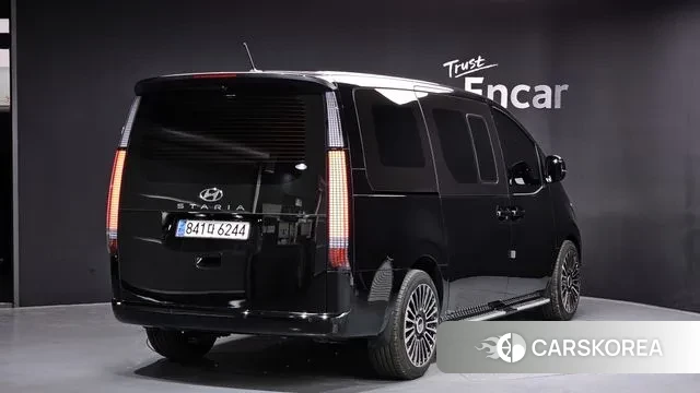 Hyundai Staria 2023 Черный из Кореи