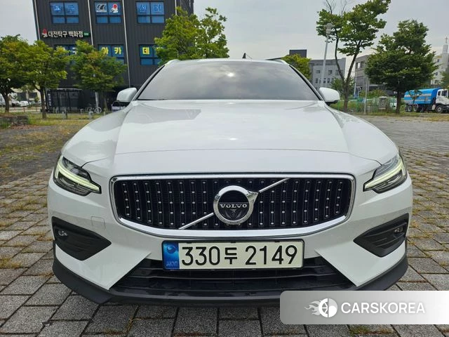 Купить Volvo V60 Cross-Country 2nd Generation из Южной Кореи