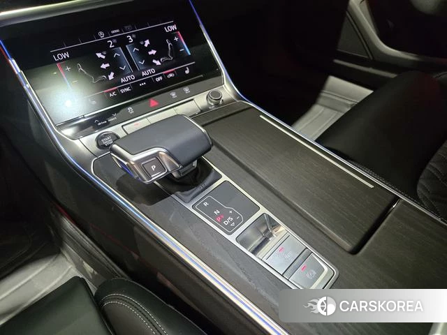 Audi A6L 2025 Черный из Китая