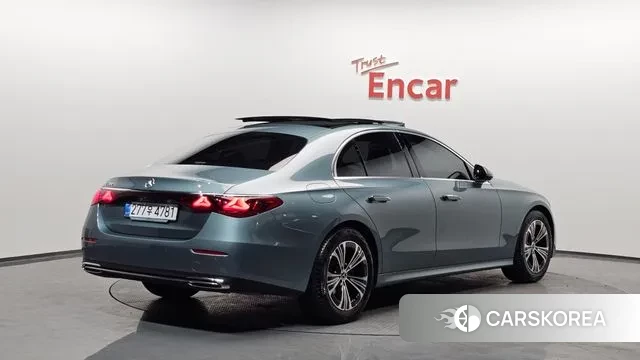 Mercedes-Benz E-Class W214 2025 Небесно-голубой из Кореи