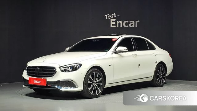 Mercedes-Benz E-Class W213 2021 Белый из Кореи
