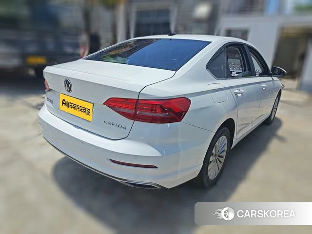 Volkswagen Lavida 2021 Белый из Китая
