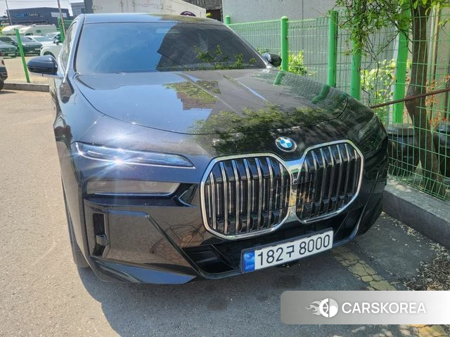 BMW 7 Series (G70) 2023 Черный из Кореи