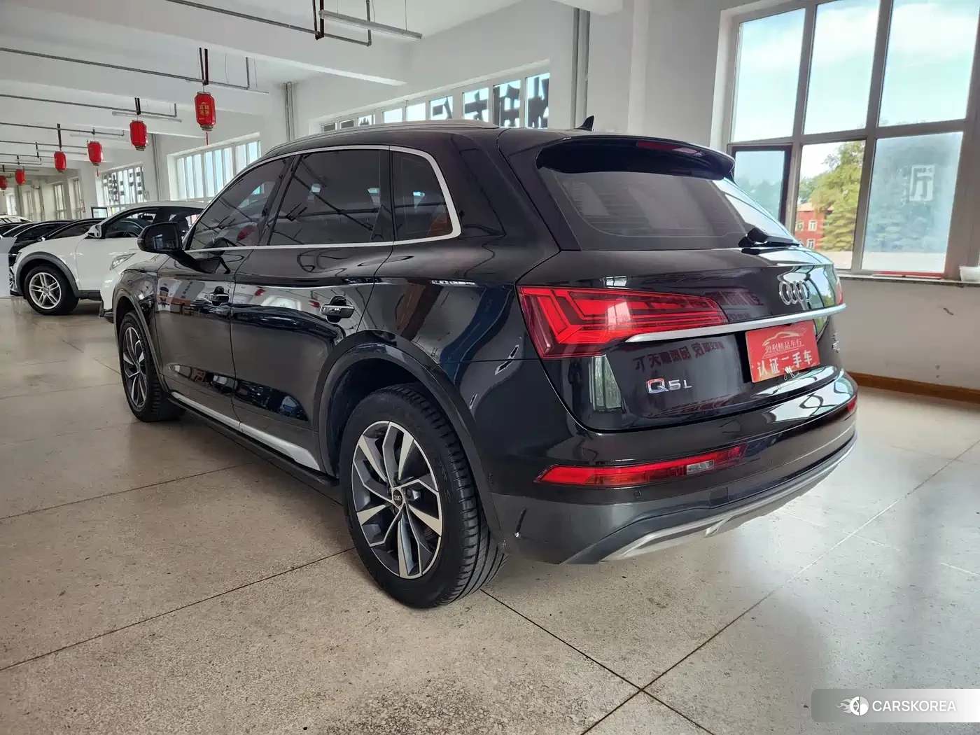 Audi Q5L 2022 Черный из Китая