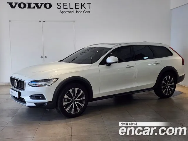 Volvo V90 Cross-Country 2023 Белый из Кореи