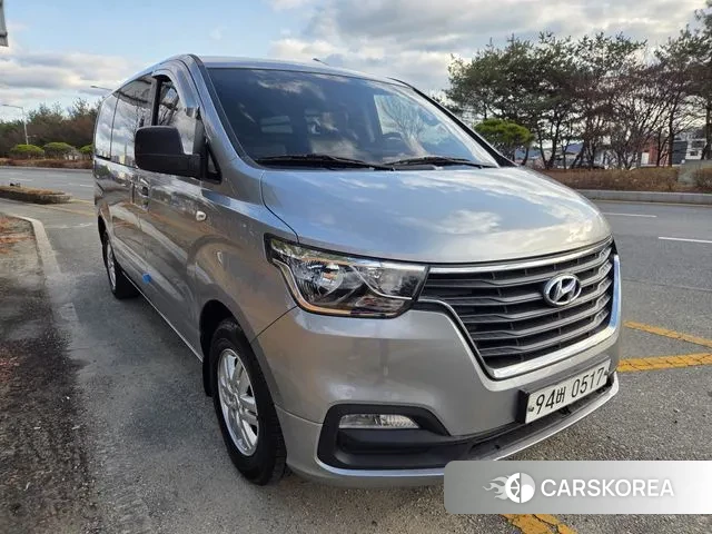 Hyundai The New Grand Starex 2019 Серебристо-серый из Кореи